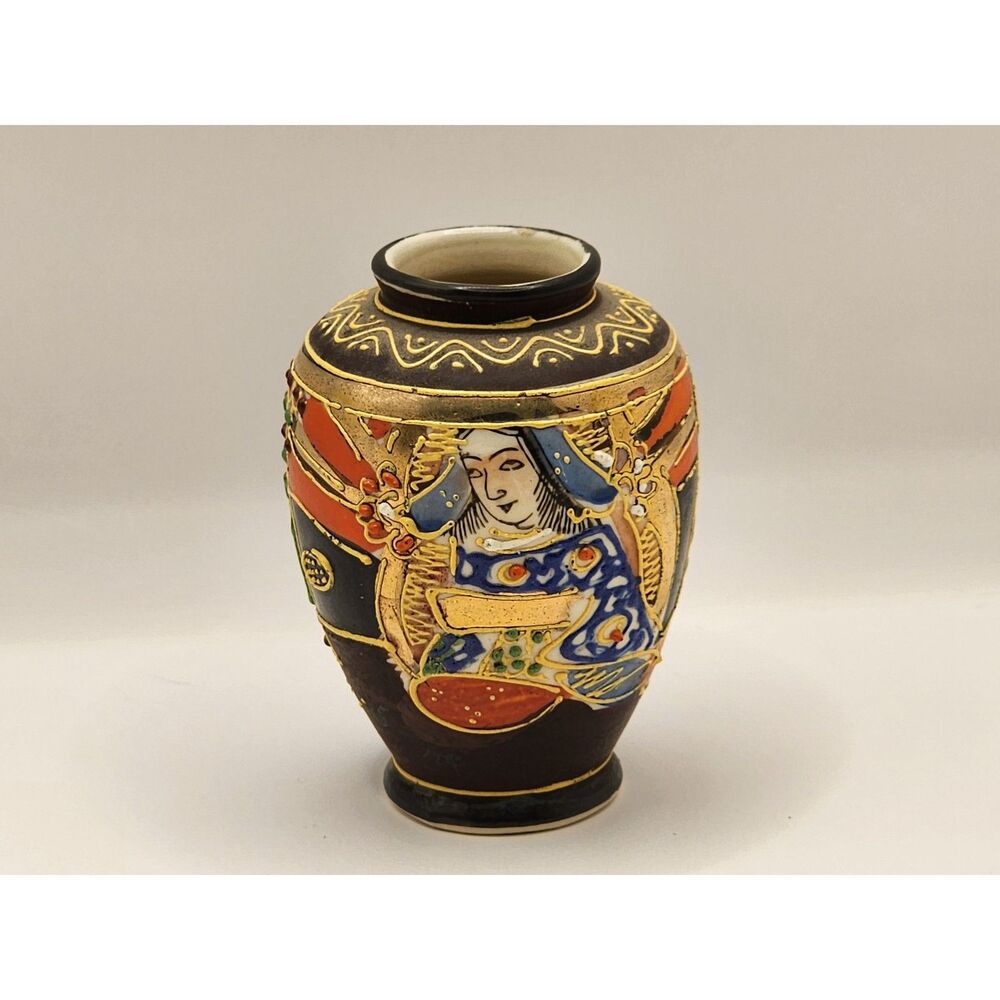 Japan Satsuma Style Mini Bud Vase Geisha Figural Black Gold Gilt 3 in
